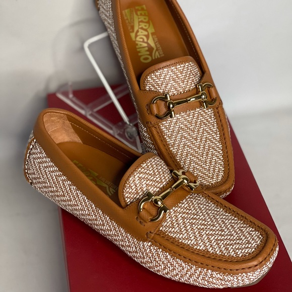 Salvatore Ferragamo US5.5 leather moccasins new